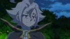 Beyblade Burst God episodio 42